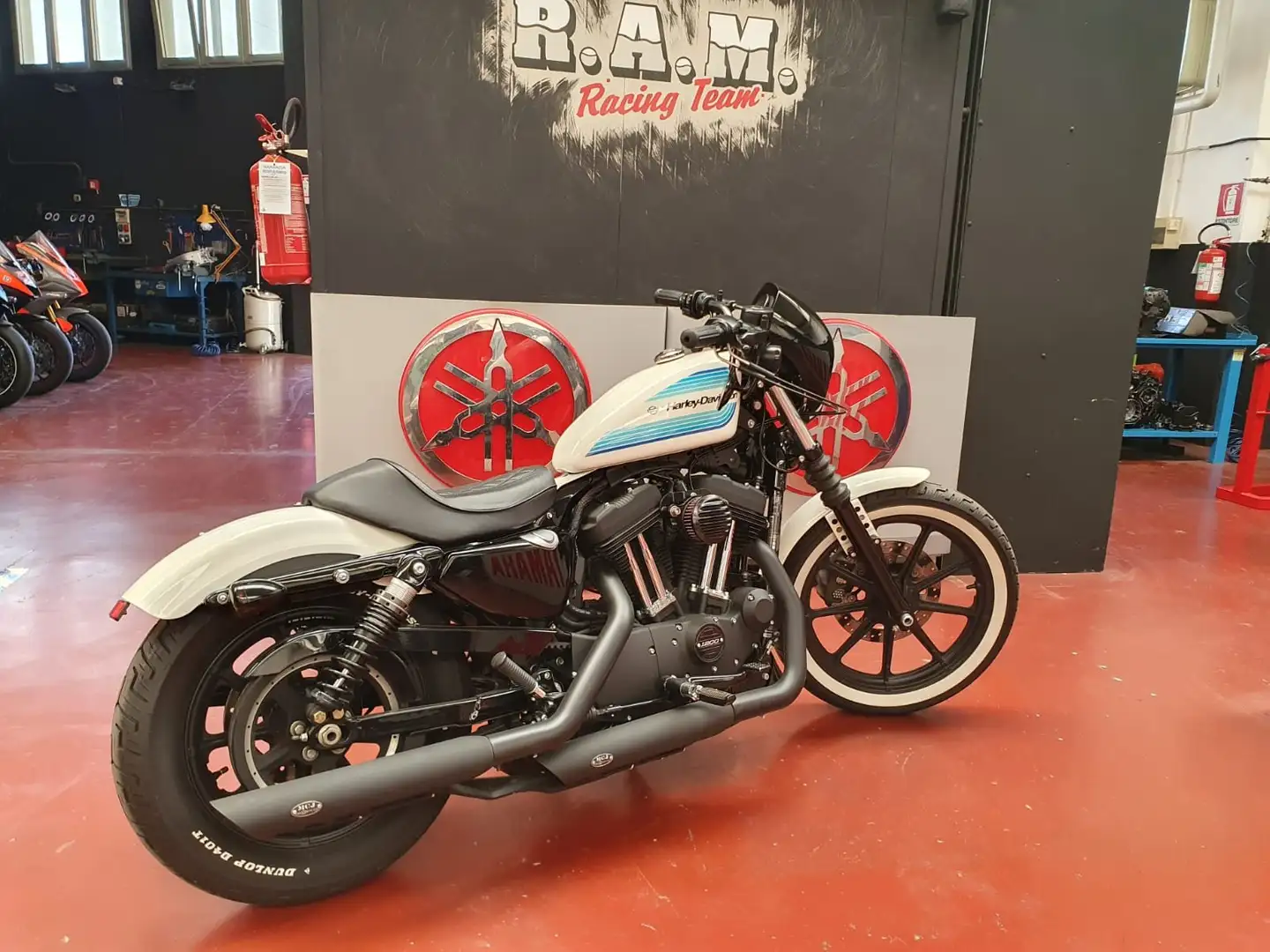 Harley-Davidson Iron 1200 Special - 2