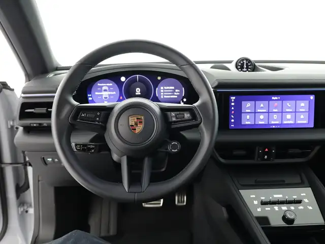 Porsche Macan view 9