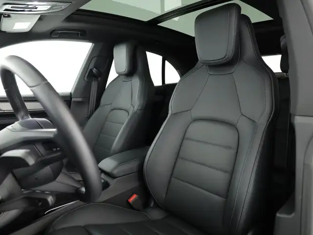 Porsche Macan view 10