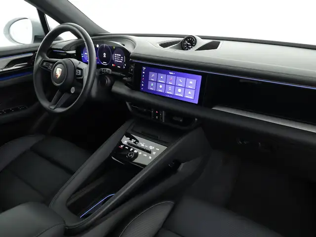Porsche Macan view 7