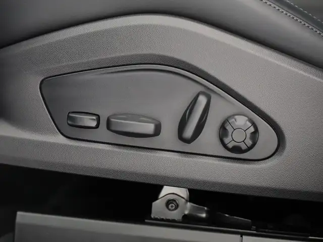 Porsche Macan view 12