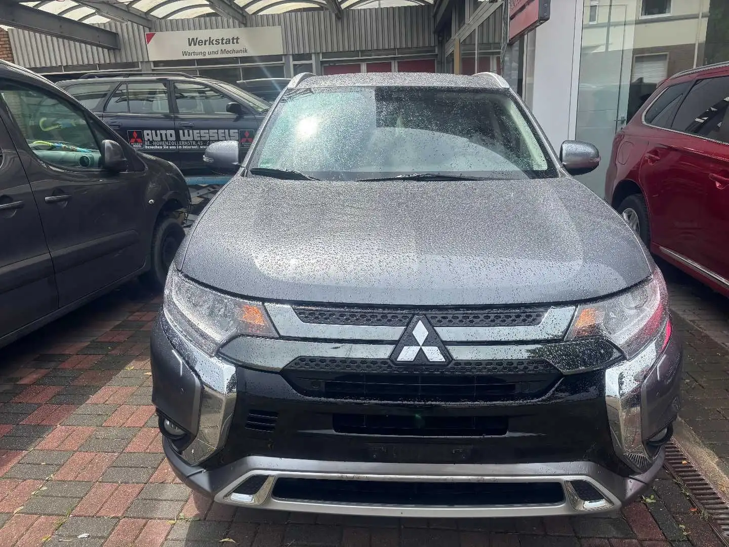 Mitsubishi Outlander PHEV BASIS Spirit 2.4 4WD mit AHK Grau - 2