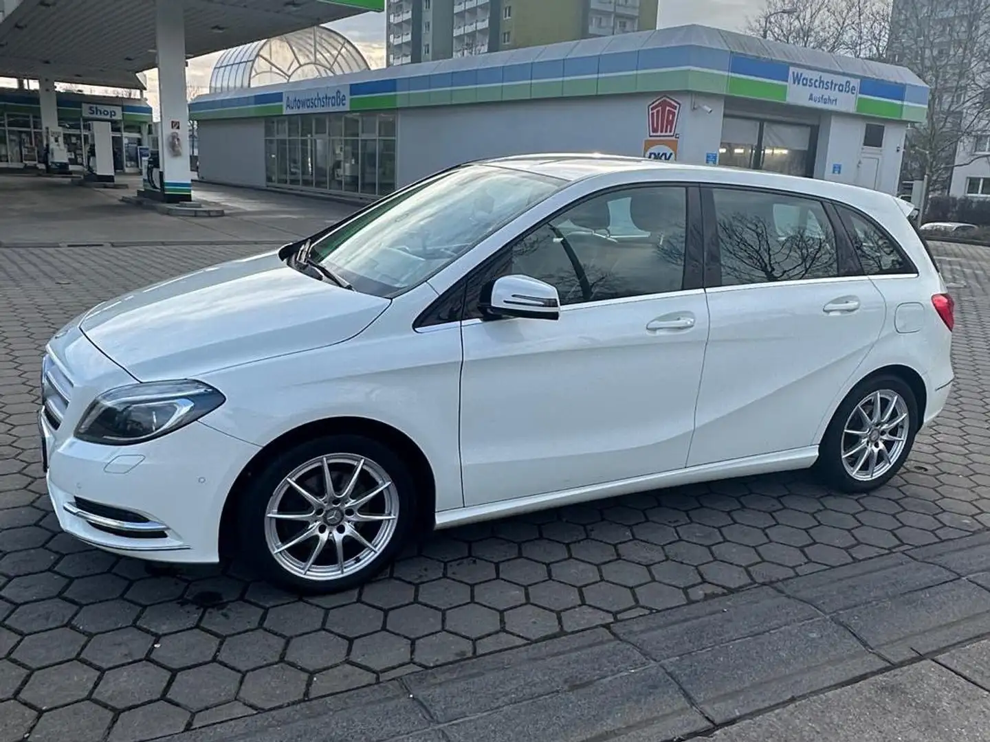 Mercedes-Benz B 180 CDI (BlueEFFICIENCY) Weiß - 2