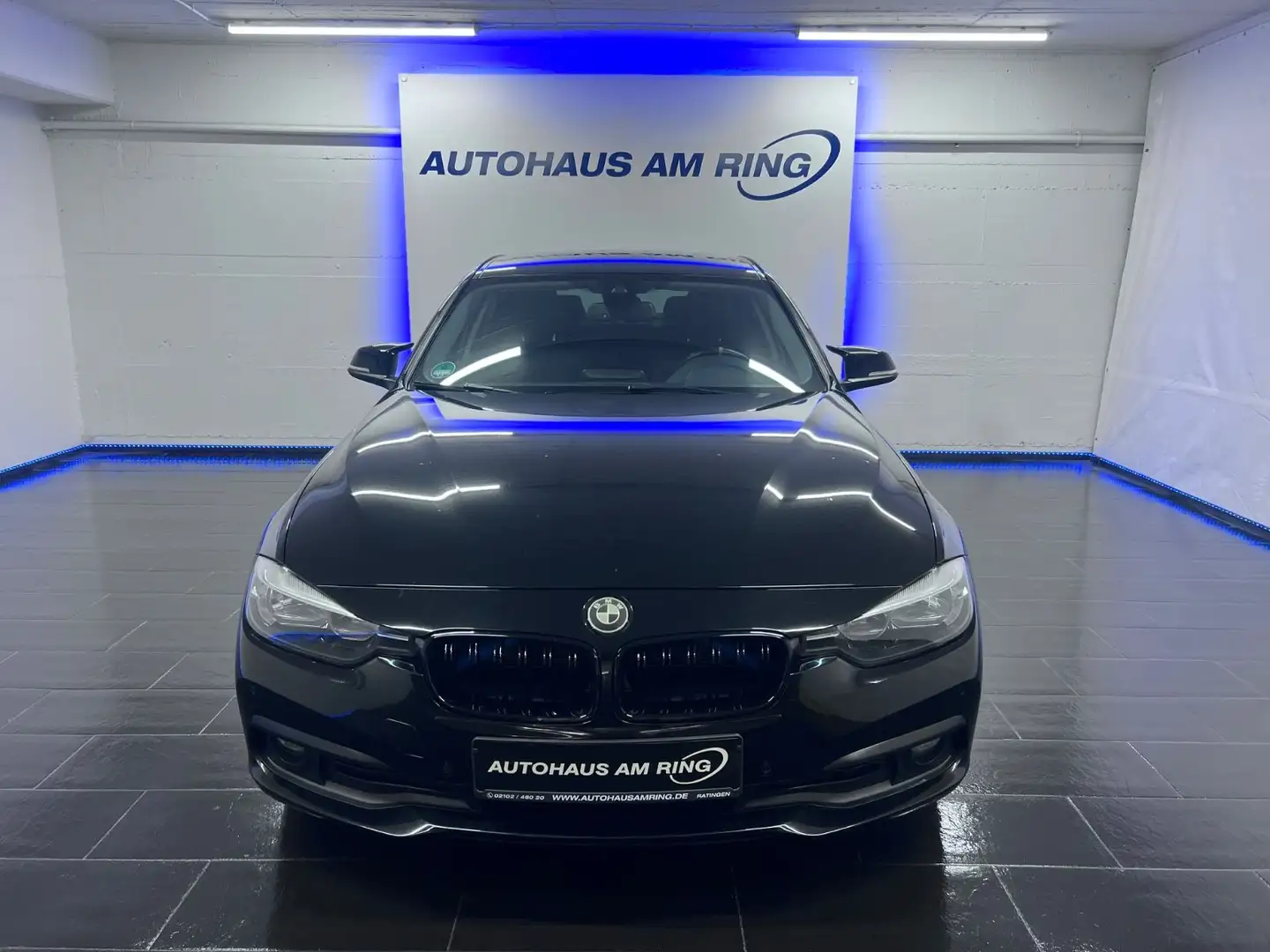 BMW 320 d Lim. NAVI SZHG 2xPDC VERKEHR KEY ALU 2-ZONE Schwarz - 1