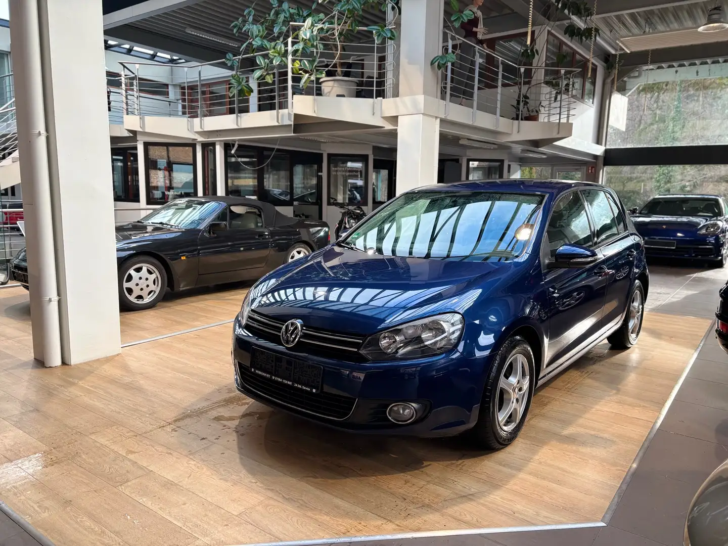 Volkswagen Golf Trendline Bleu - 1