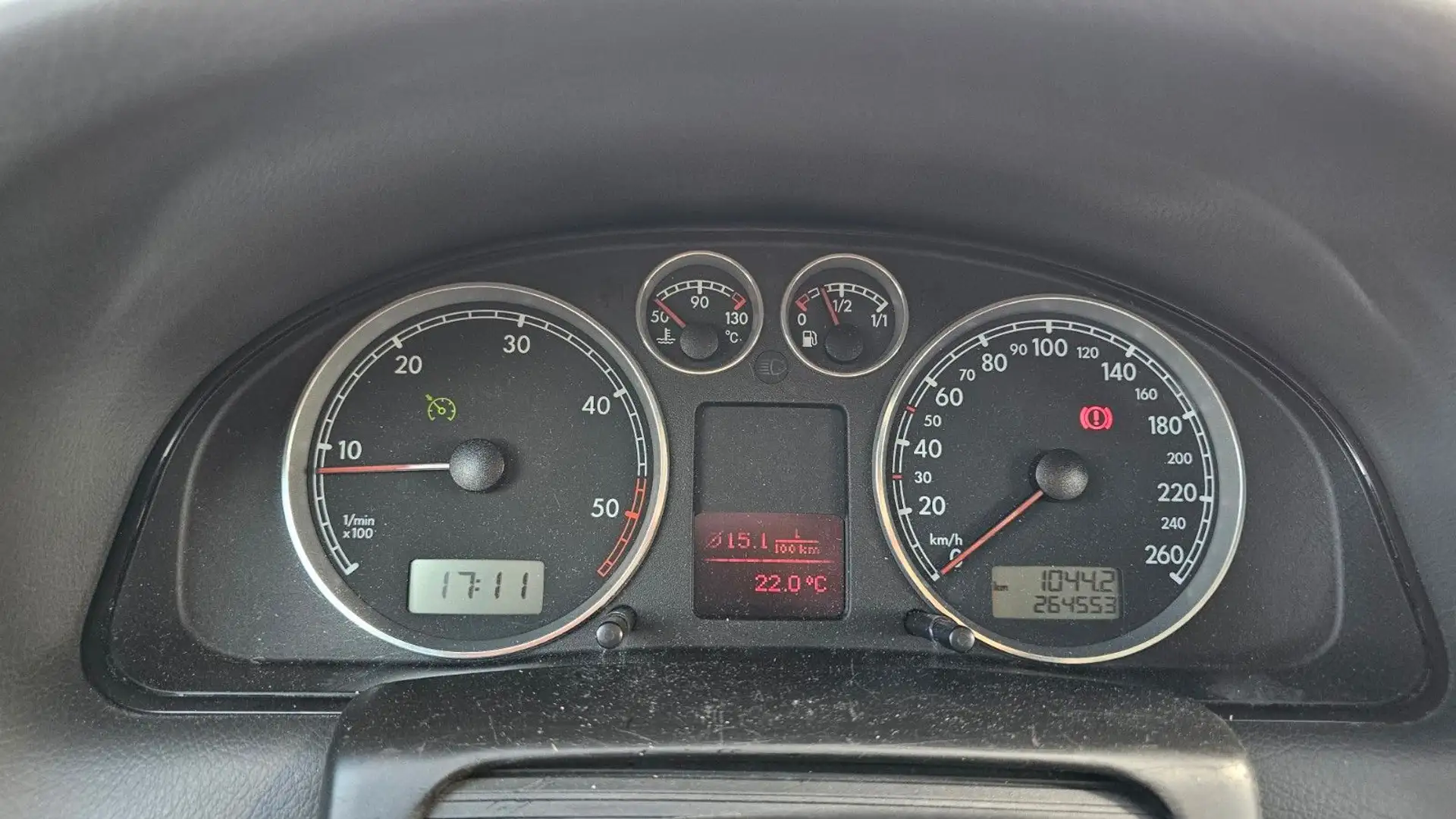 Volkswagen Passat Lim. Basis 131PS Klima Shzg EFH Alu Silver - 2