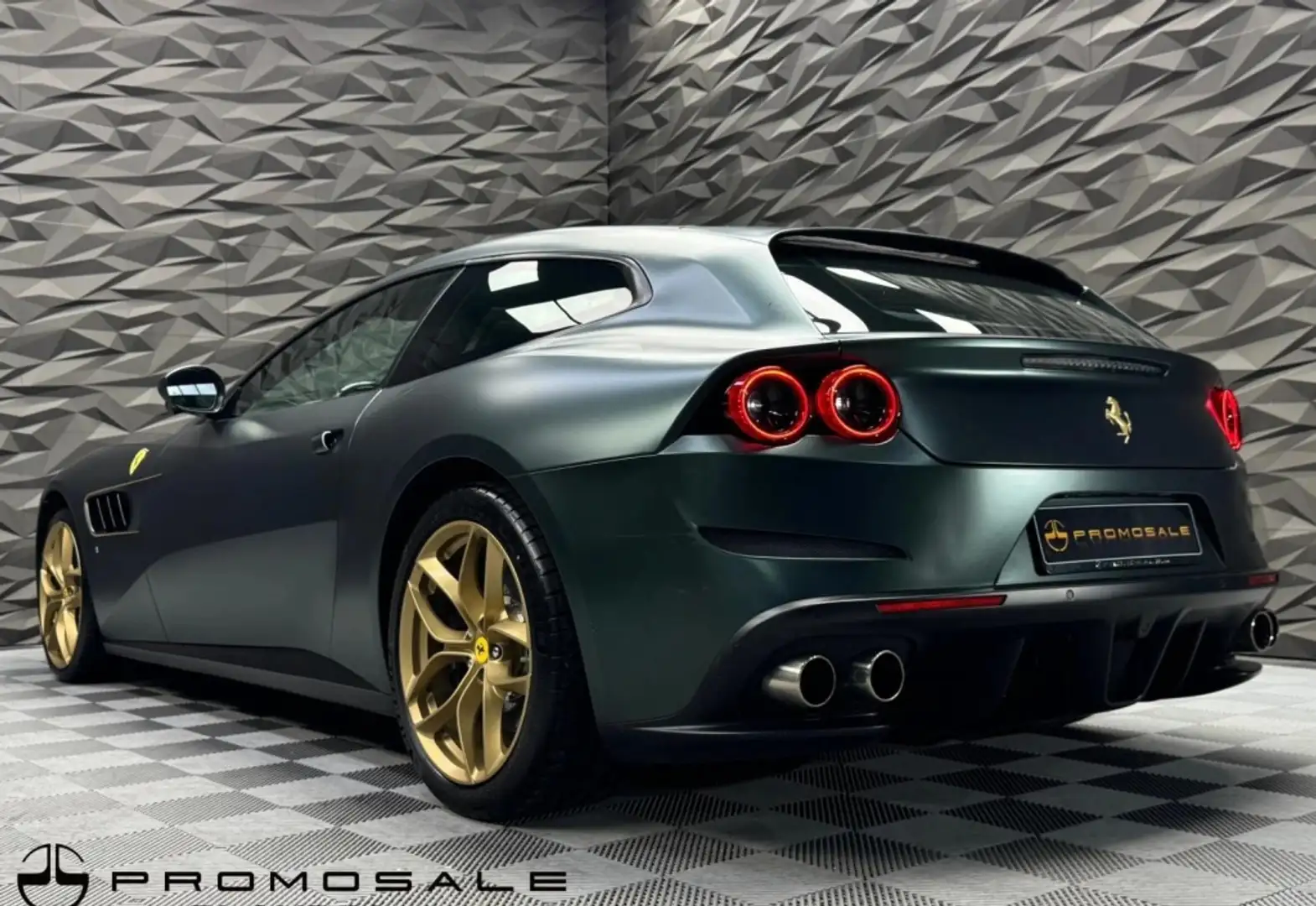 Ferrari GTC4 Lusso T Grün - 2