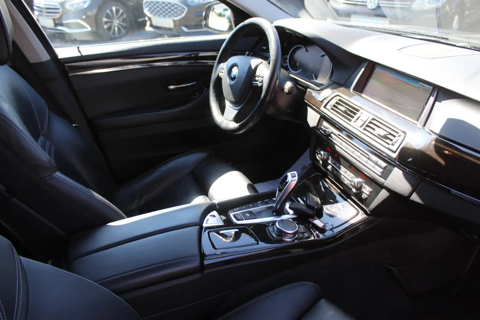 BMW 520 d xDrive Aut.+Komfortsitz+HUD+LED+DRIVE Plus+DAB+ Braun - 2