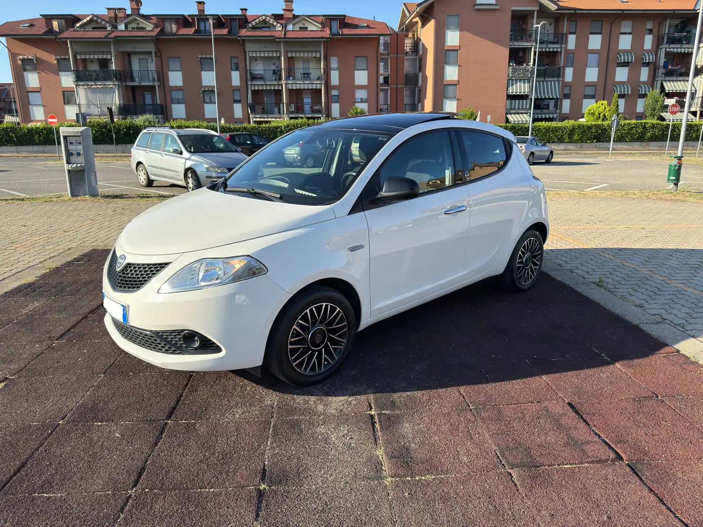 Lancia Ypsilon Ypsilon 1.2 Gold ecochic Gpl 69cv my18 Blanco - 1
