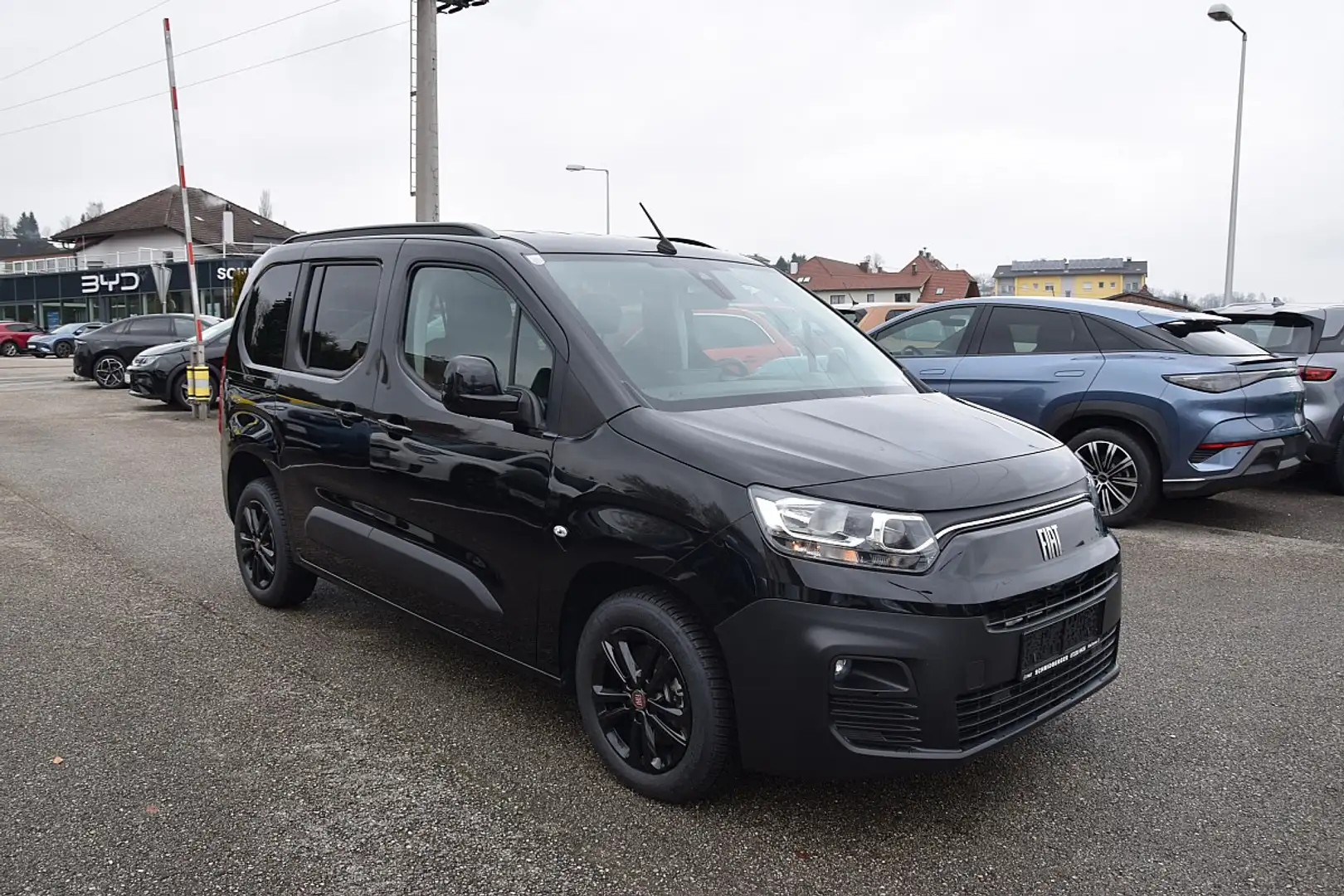 Fiat E-Doblo e-Doblo M 54kWh Schwarz - 2
