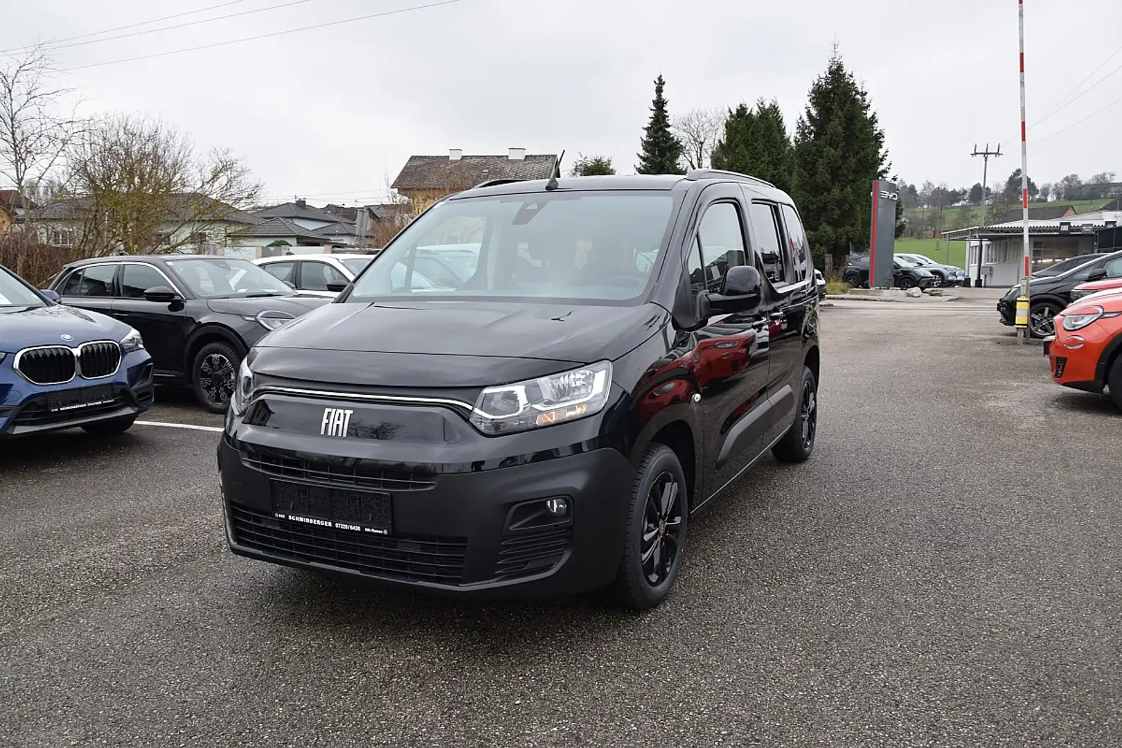 Fiat E-Doblo e-Doblo M 54kWh Schwarz - 1