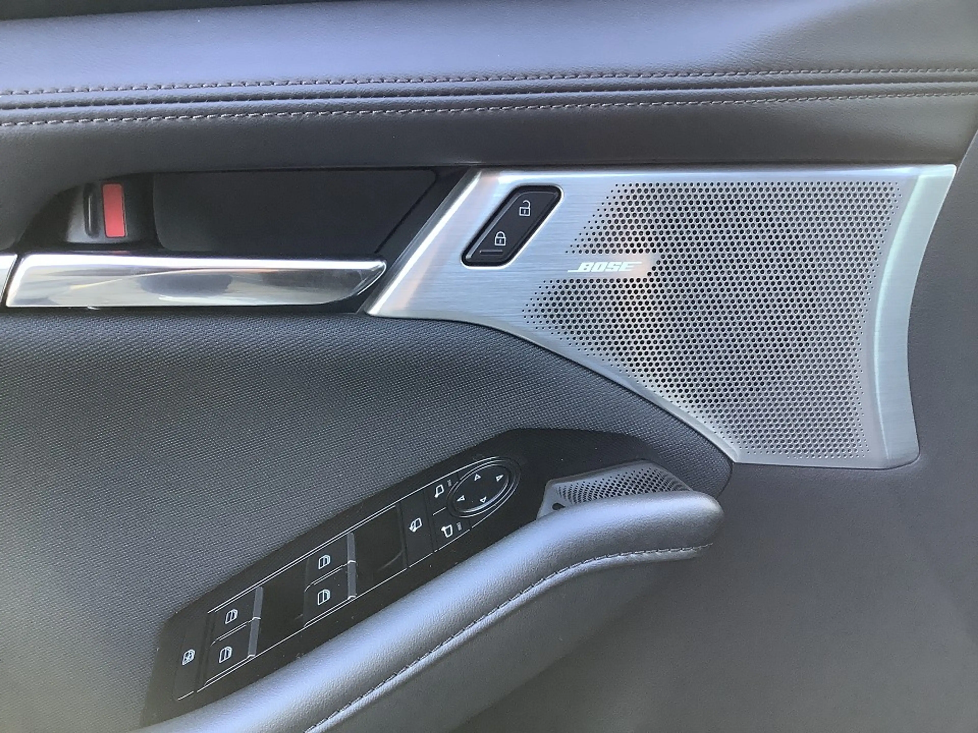 Mazda 3 2.0 SKYACTIV-X Exclusive-Line Matrix-LED Bose 360° — photo 9