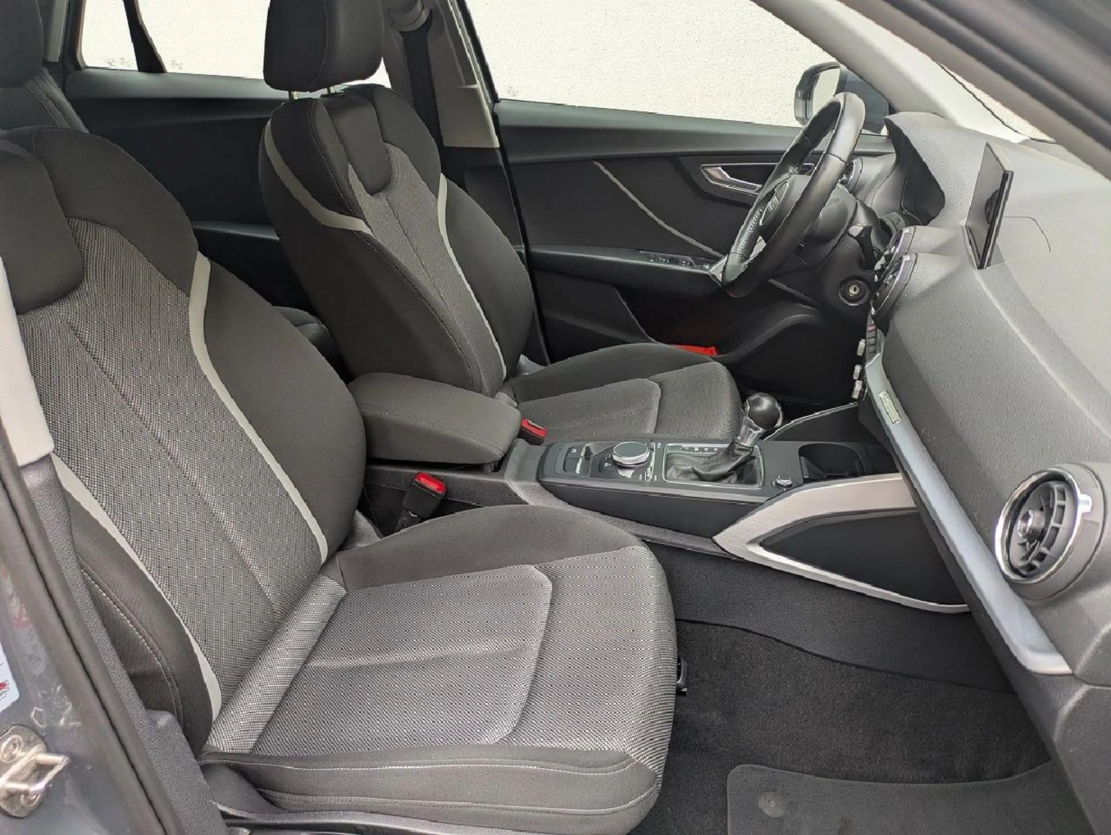 Audi Q2 Q2 1.4 TFSI ACT Sport *Standheiz,Cam,LED* — photo 6