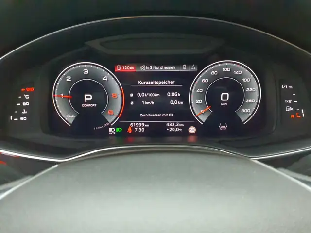 Audi A6 view 11