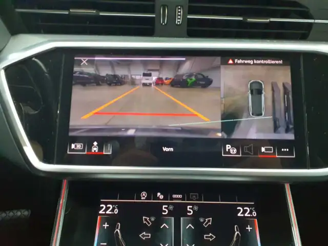 Audi A6 view 16