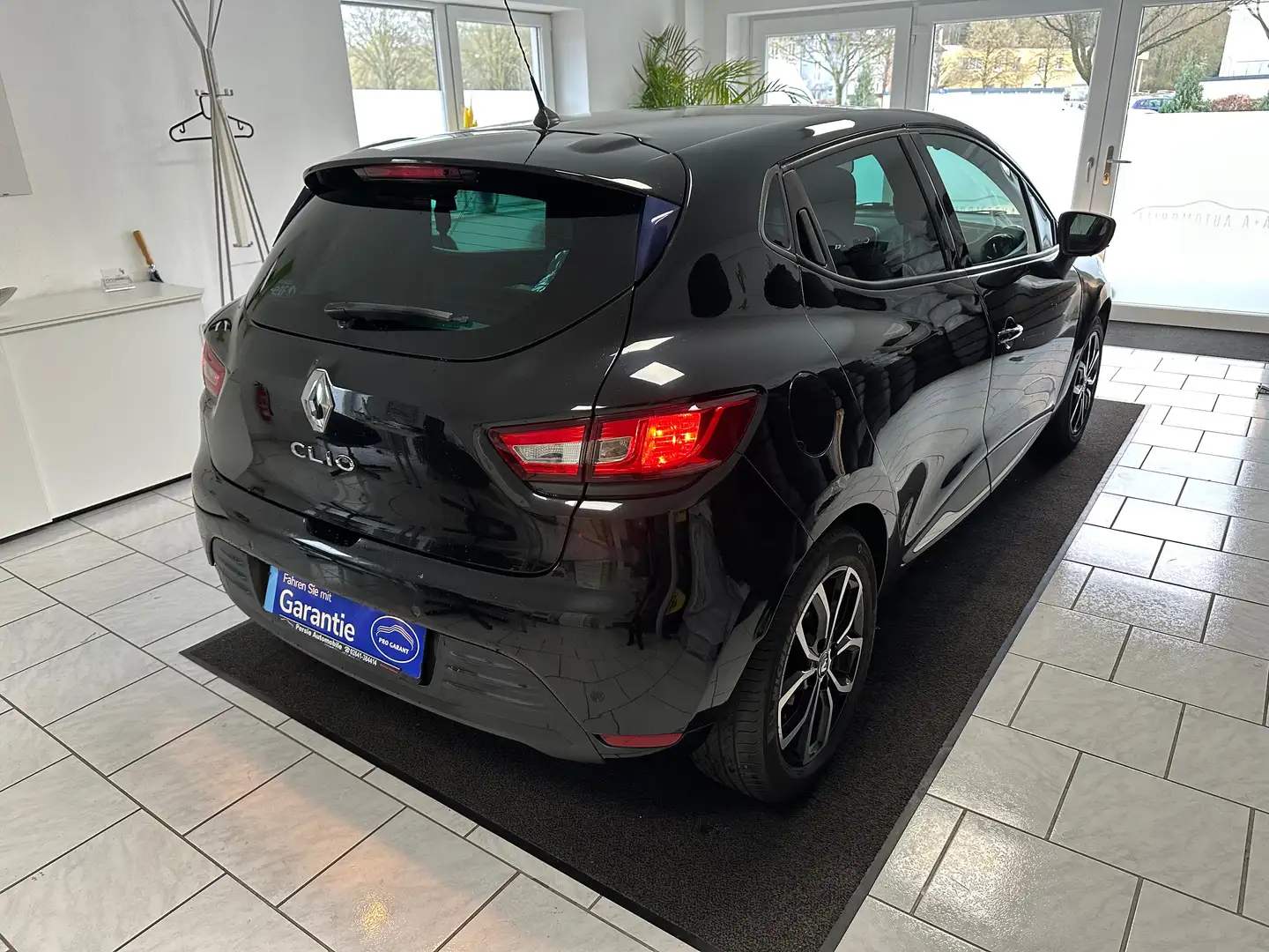 Renault Clio Expression*NAVI+KLIMAAUTO.+PDC* Schwarz - 2