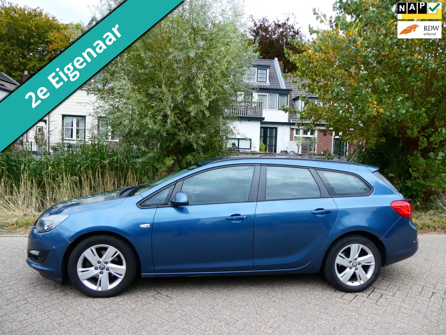 Opel Astra Sports Tourer 1.7 CDTi 110pk Clima Navi EXPORT INR Bleu - 1