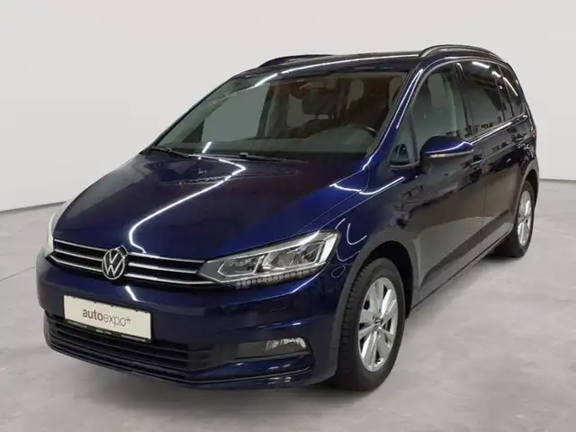 Volkswagen Touran view 2