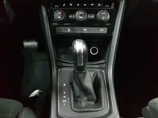 Volkswagen Touran view 10