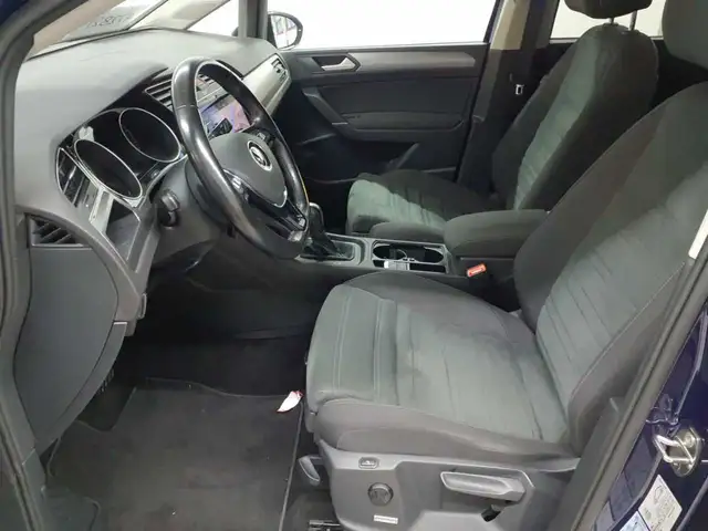 Volkswagen Touran view 8