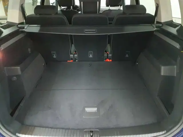 Volkswagen Touran view 15