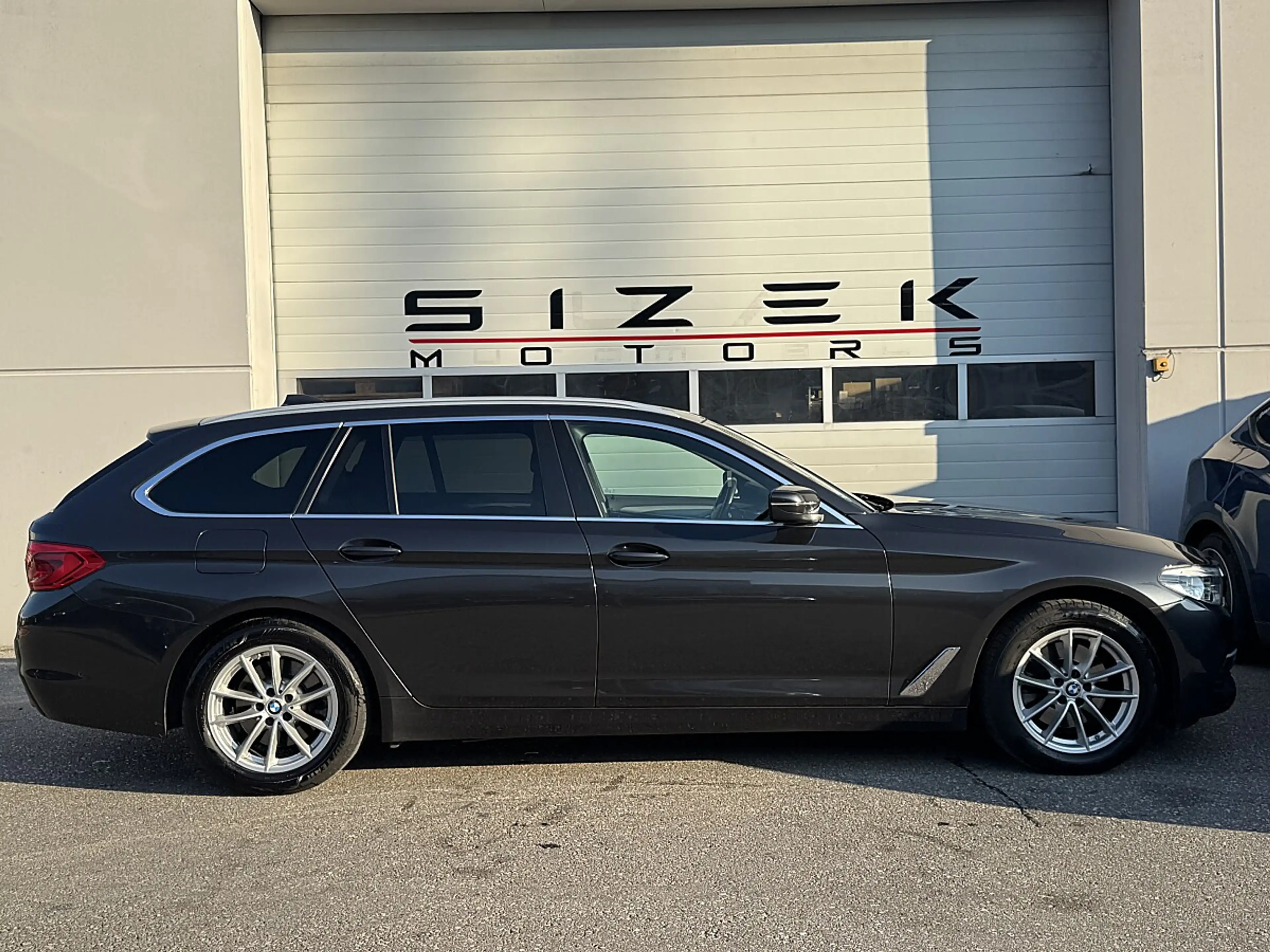 BMW 520 d xDrive Touring Aut.|KAMERA|NAVI|LED|STZHZG — photo 3