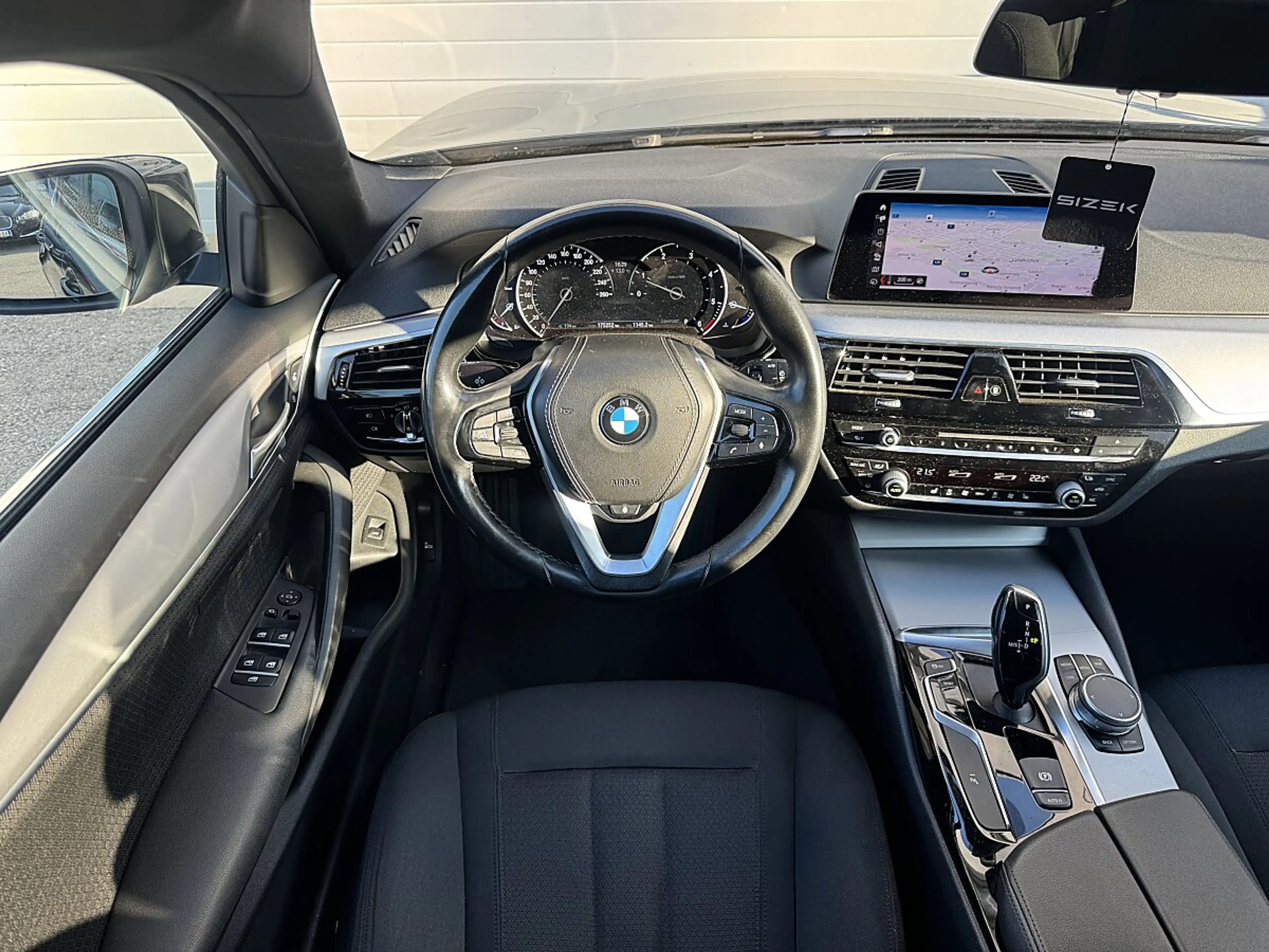 BMW 520 d xDrive Touring Aut.|KAMERA|NAVI|LED|STZHZG — photo 6