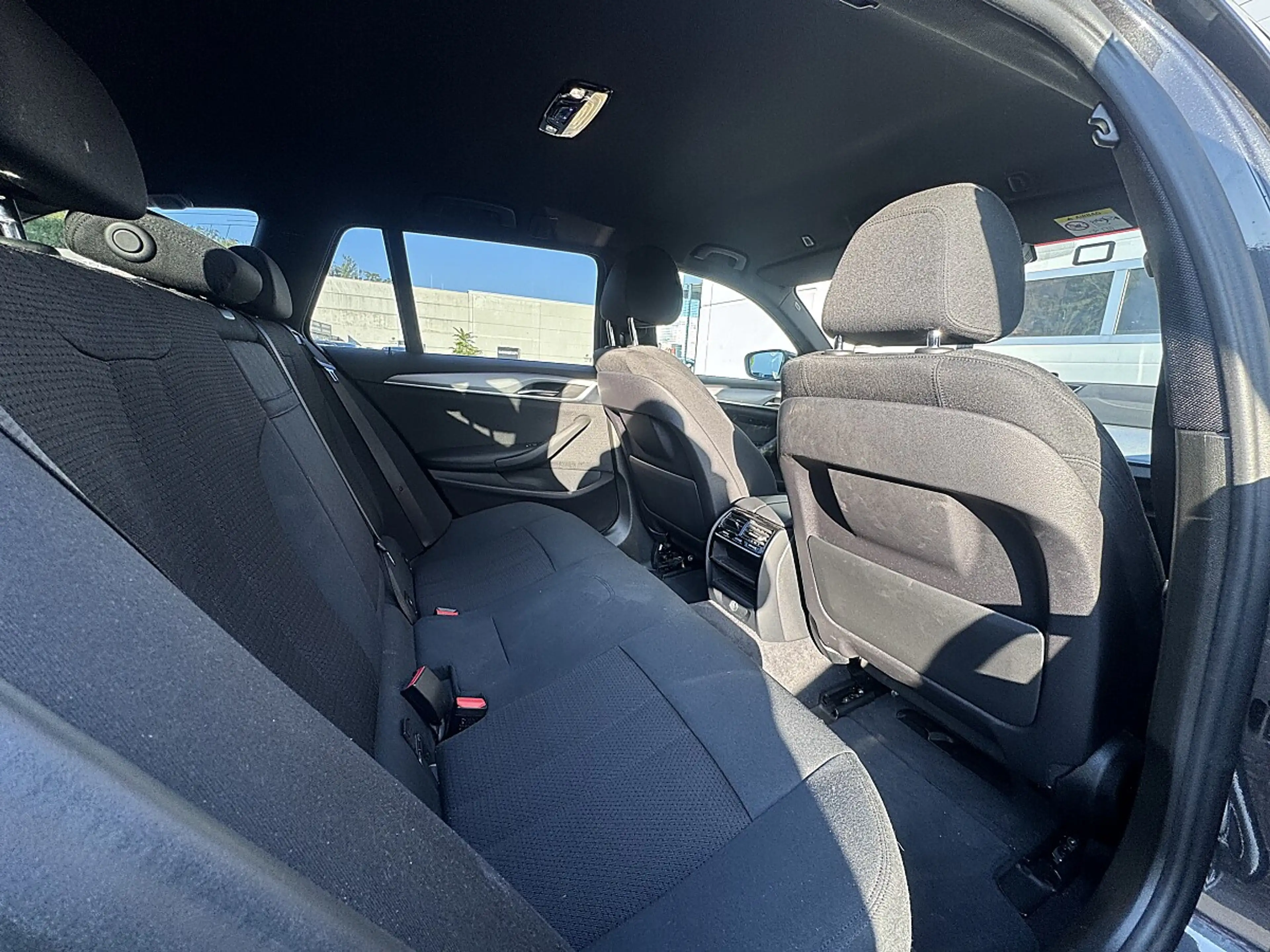 BMW 520 d xDrive Touring Aut.|KAMERA|NAVI|LED|STZHZG — photo 9