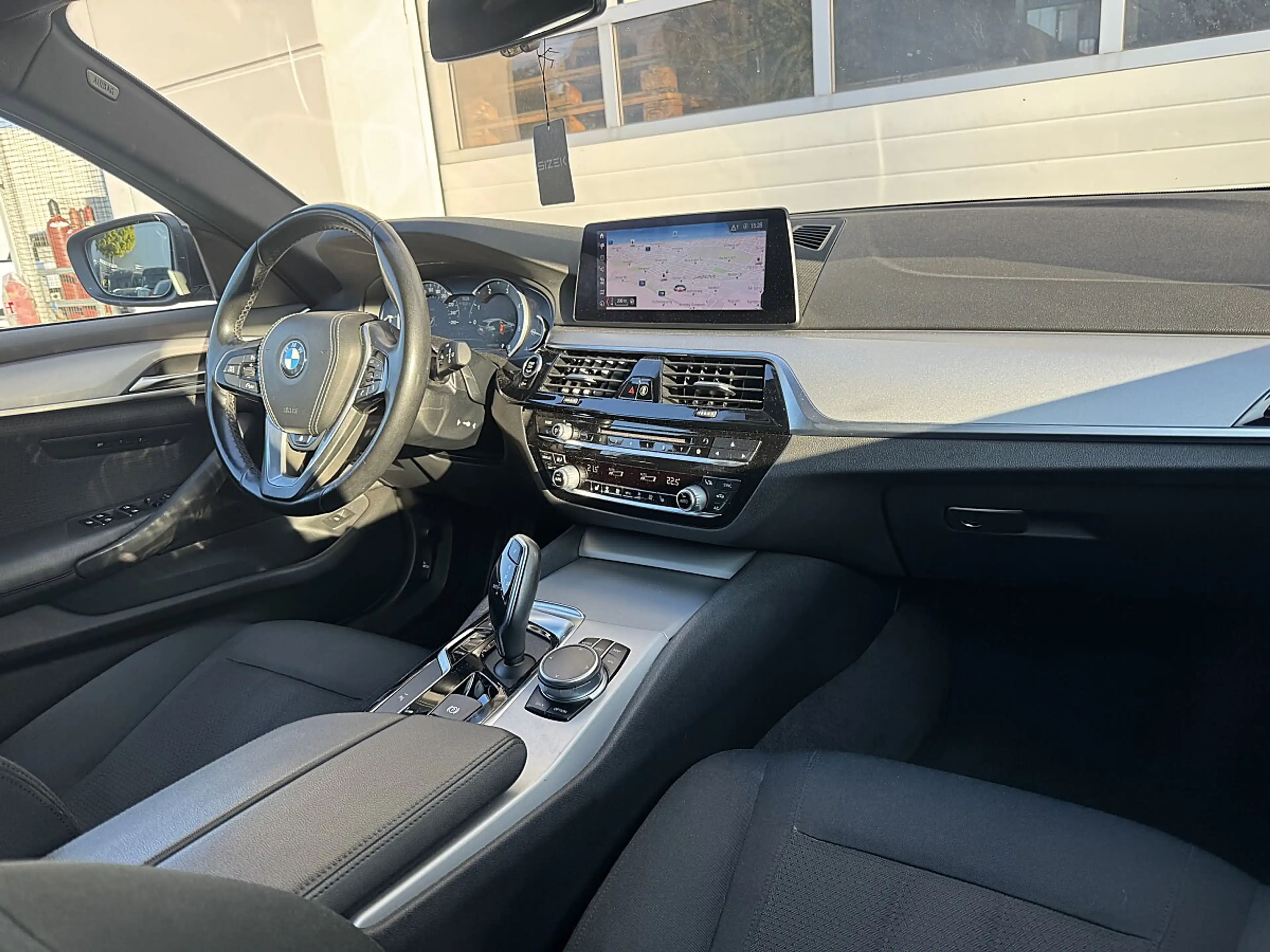 BMW 520 d xDrive Touring Aut.|KAMERA|NAVI|LED|STZHZG — photo 7