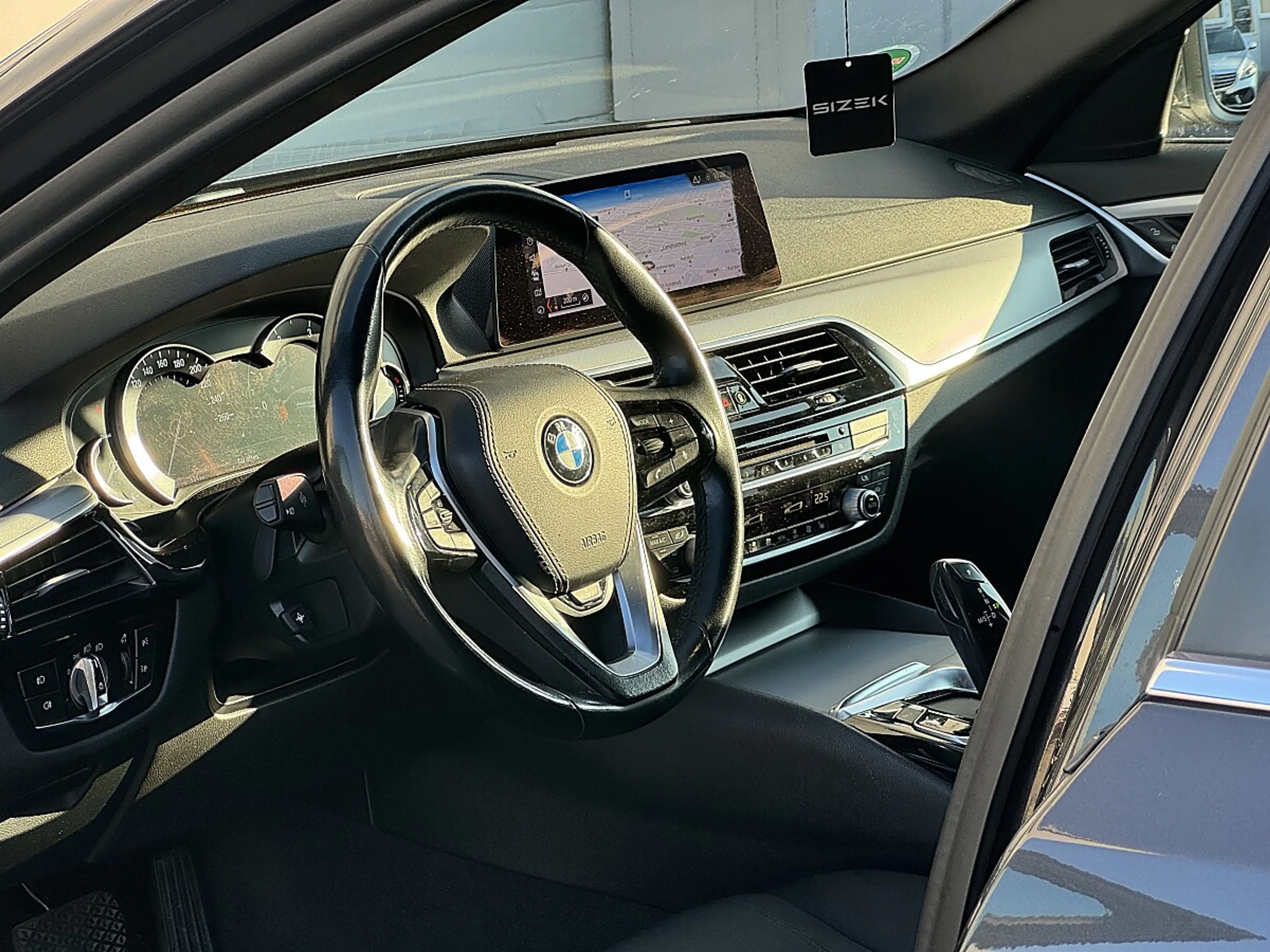BMW 520 d xDrive Touring Aut.|KAMERA|NAVI|LED|STZHZG — photo 4
