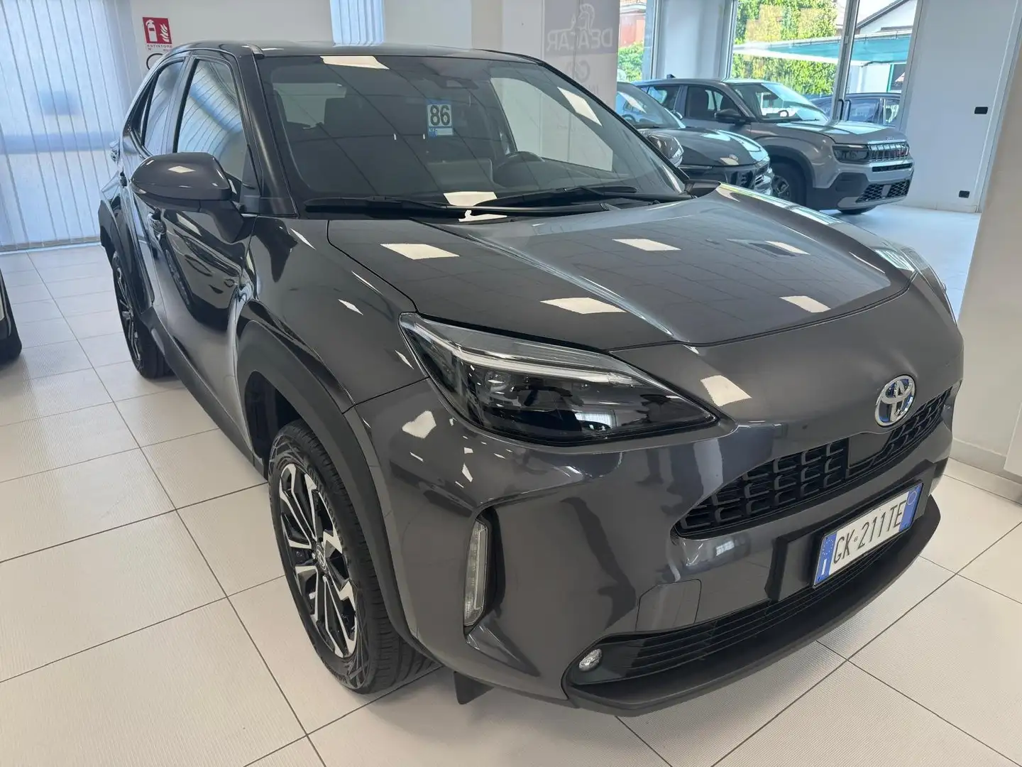 Toyota Yaris Yaris Cross 1.5h Trend fwd 116cv e-cvt Grigio - 2