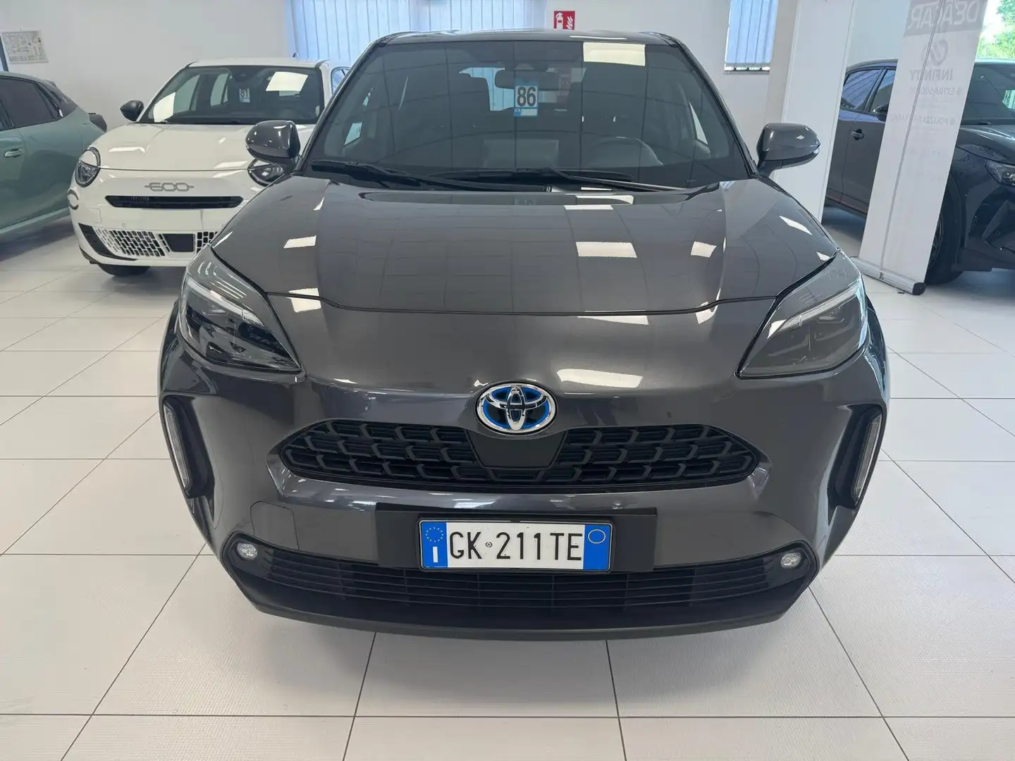 Toyota Yaris Yaris Cross 1.5h Trend fwd 116cv e-cvt Grigio - 1