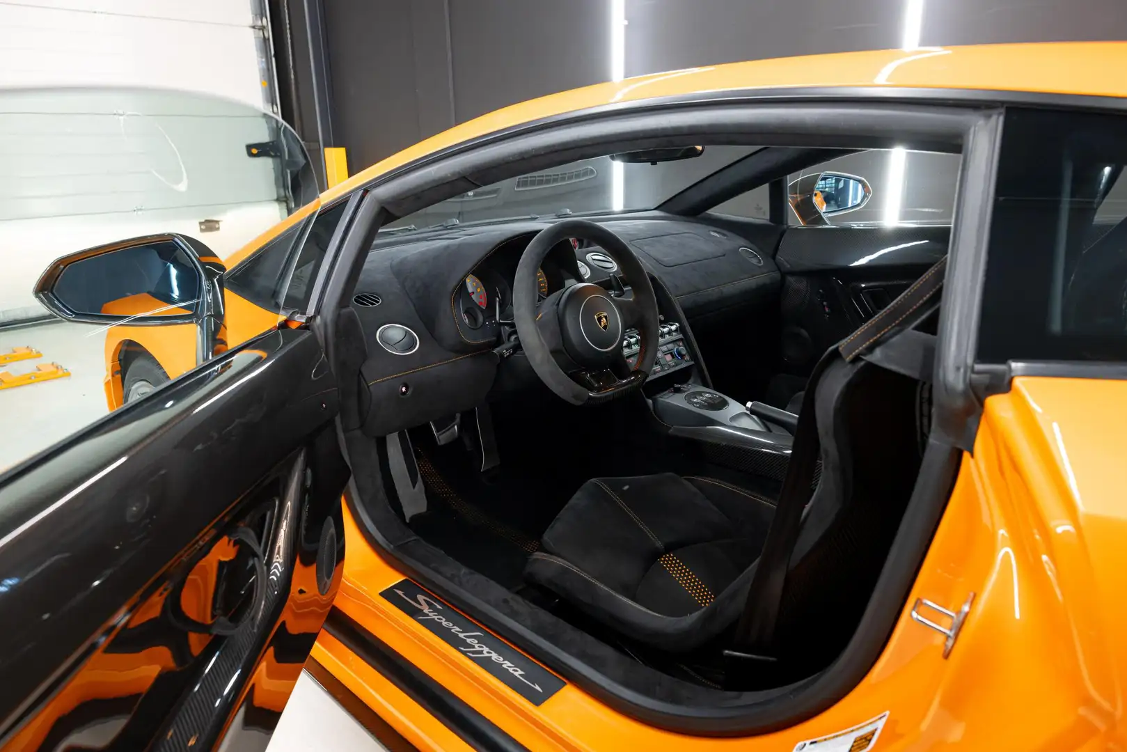 Lamborghini Gallardo 5.2 V10 LP570-4 Superleggera e-gear NEW SERVICE | Orange - 2