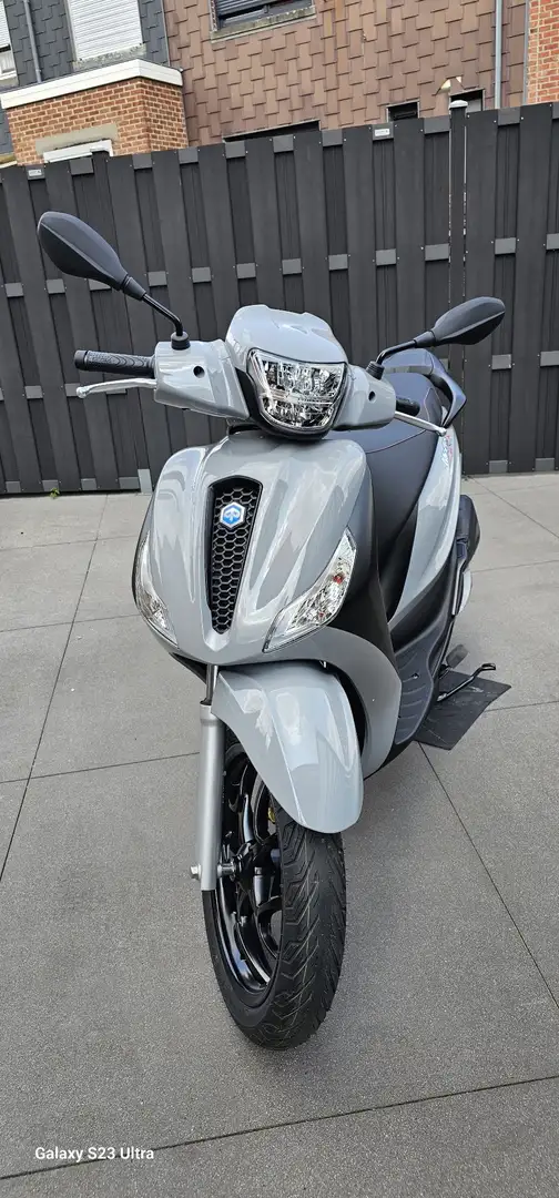 Piaggio Medley 125 Grijs - 1
