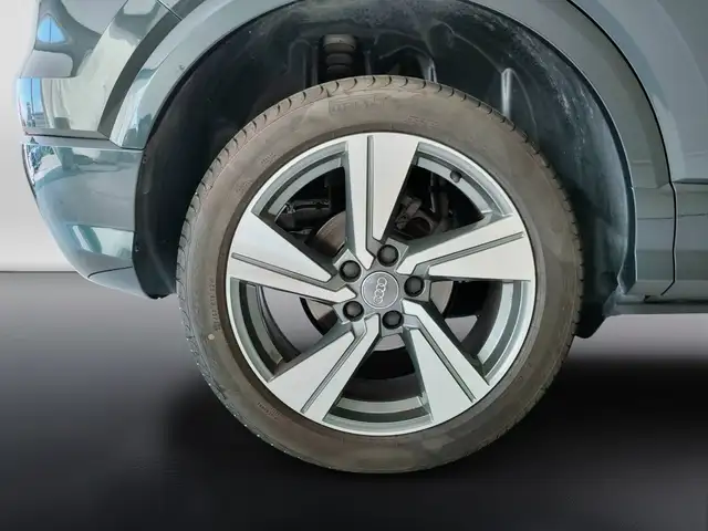 Audi Q2 view 10