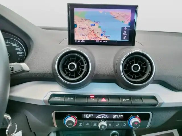 Audi Q2 view 11