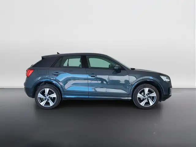 Audi Q2 view 4