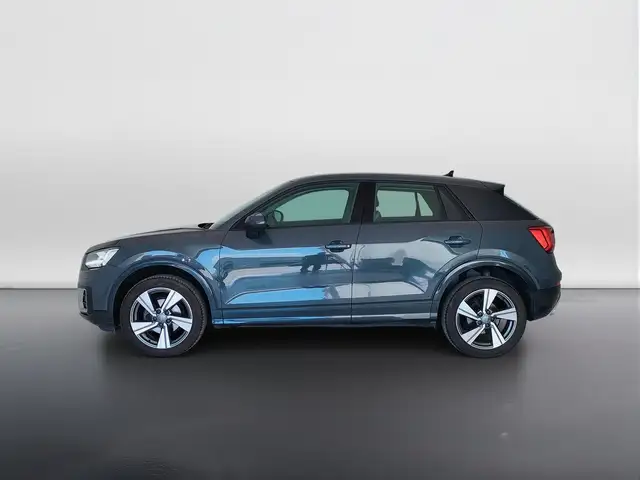 Audi Q2 view 8