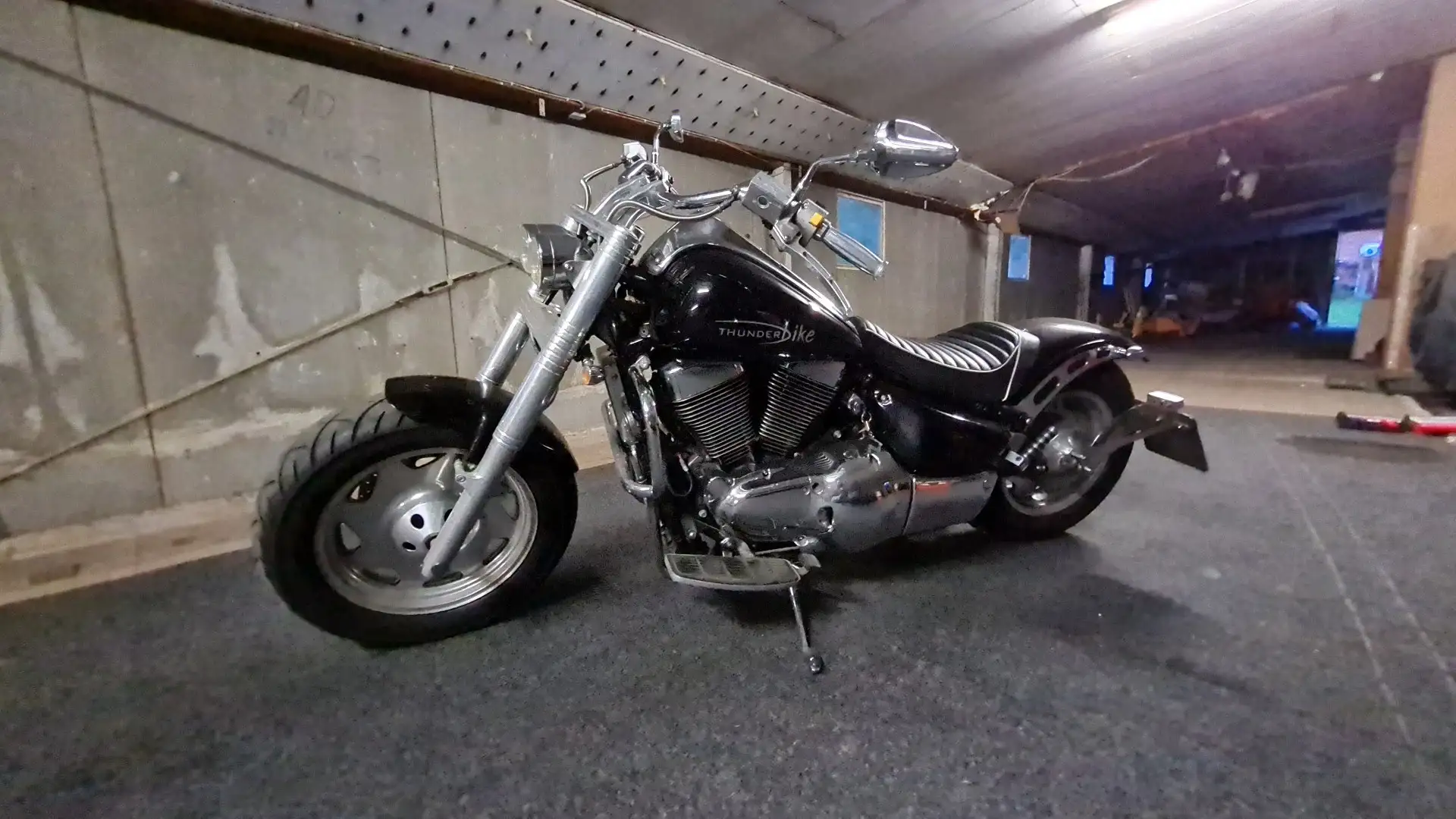 Suzuki VL 1500 Thunderbike Negru - 1