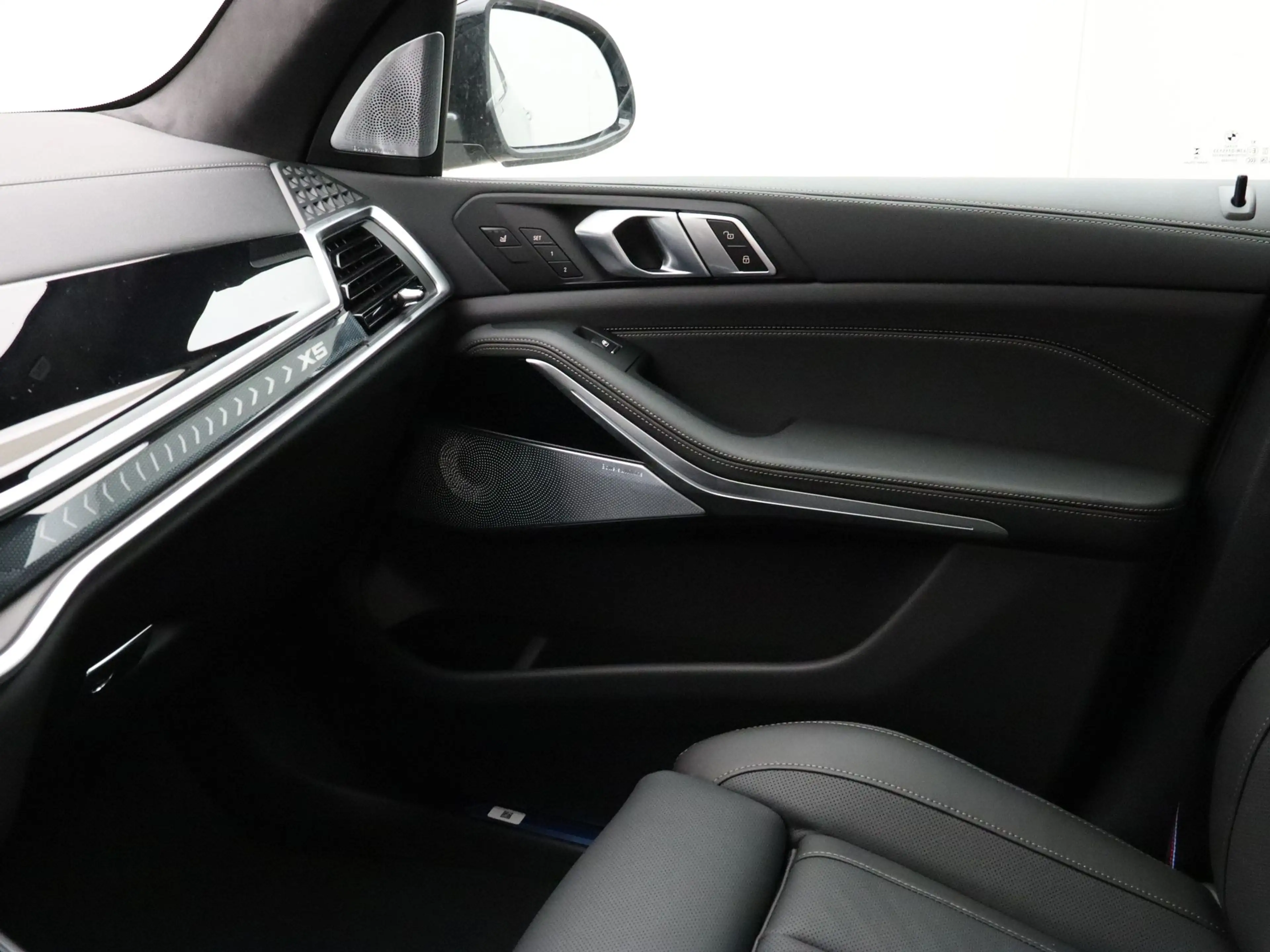 BMW X5 xDrive50e M Performance parts — photo 15