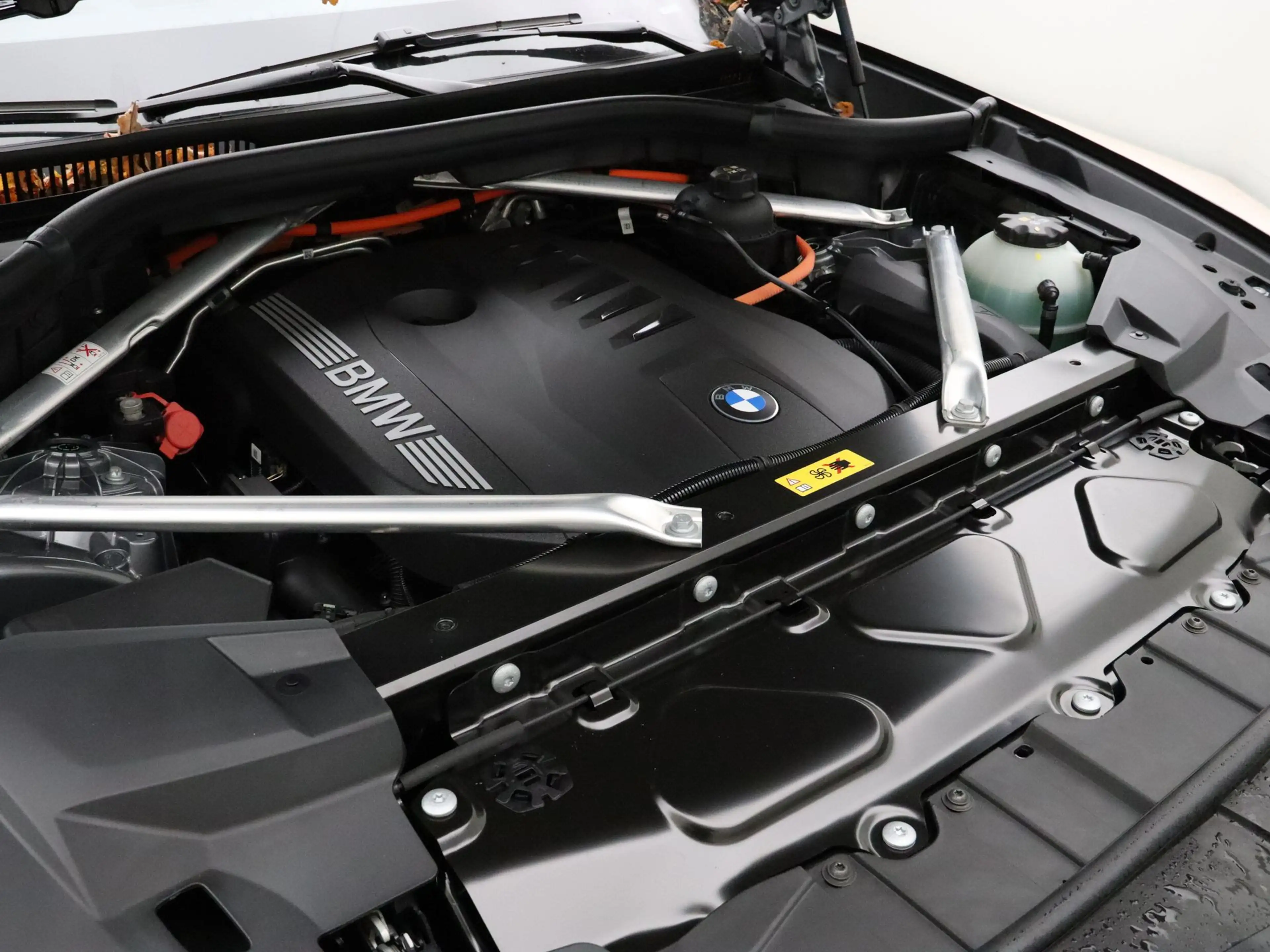 BMW X5 xDrive50e M Performance parts — photo 4