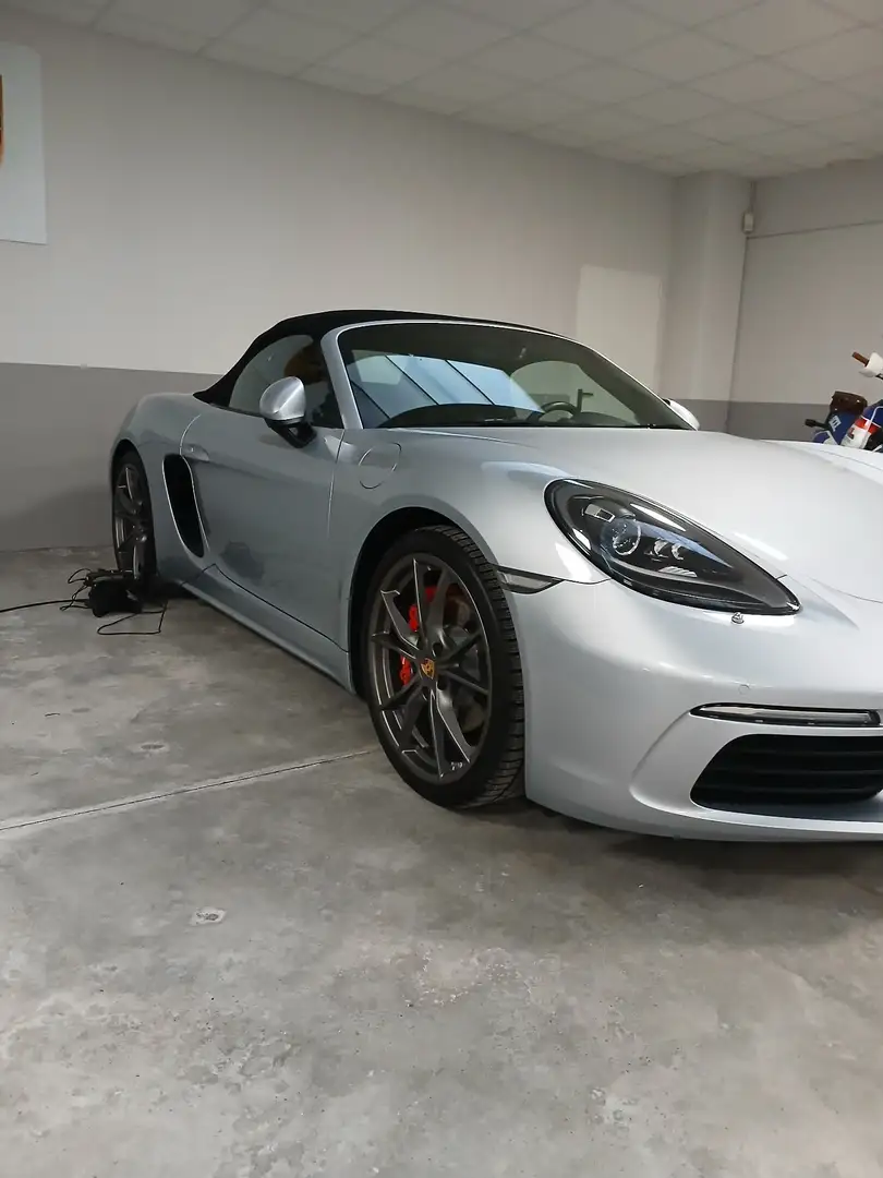 Porsche 718 Boxster 2.5 S Stříbrná - 2