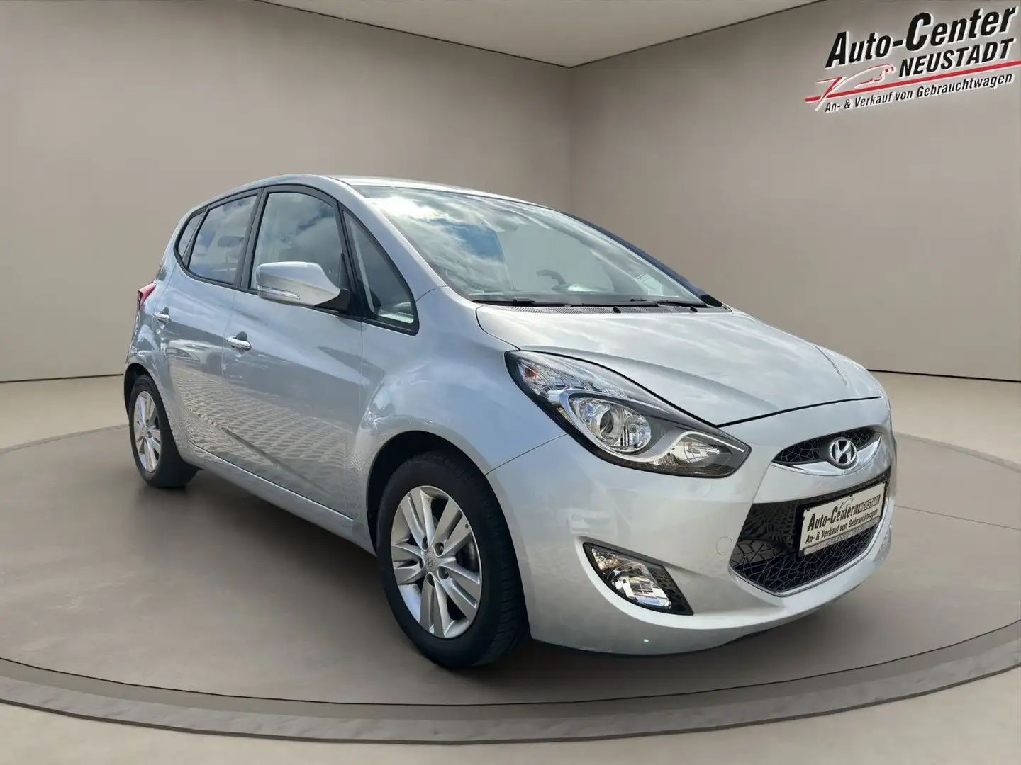 Hyundai iX20 Comfort AHK/PDC/KLIMAA/SHZ Argent - 1