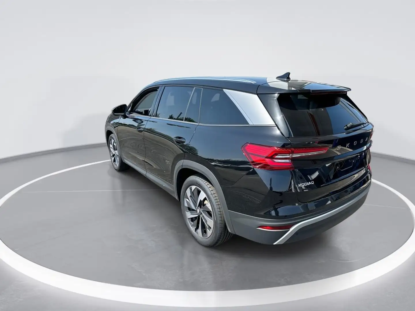 Skoda Kodiaq 1.5 Tsi 150pk DSG MHEV Business Edition 7p. · Came Zwart - 2
