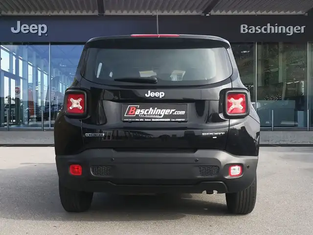 Jeep Renegade view 5