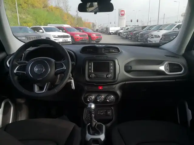 Jeep Renegade view 8