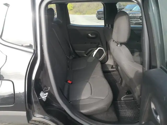 Jeep Renegade view 13