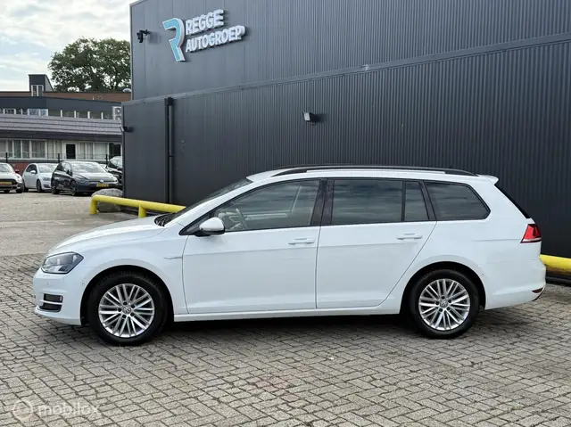 Volkswagen Golf view 7