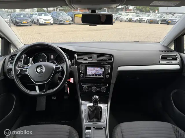 Volkswagen Golf view 2