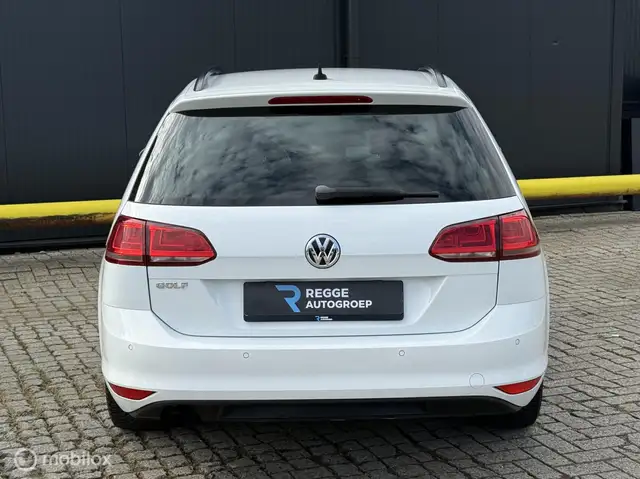 Volkswagen Golf view 8